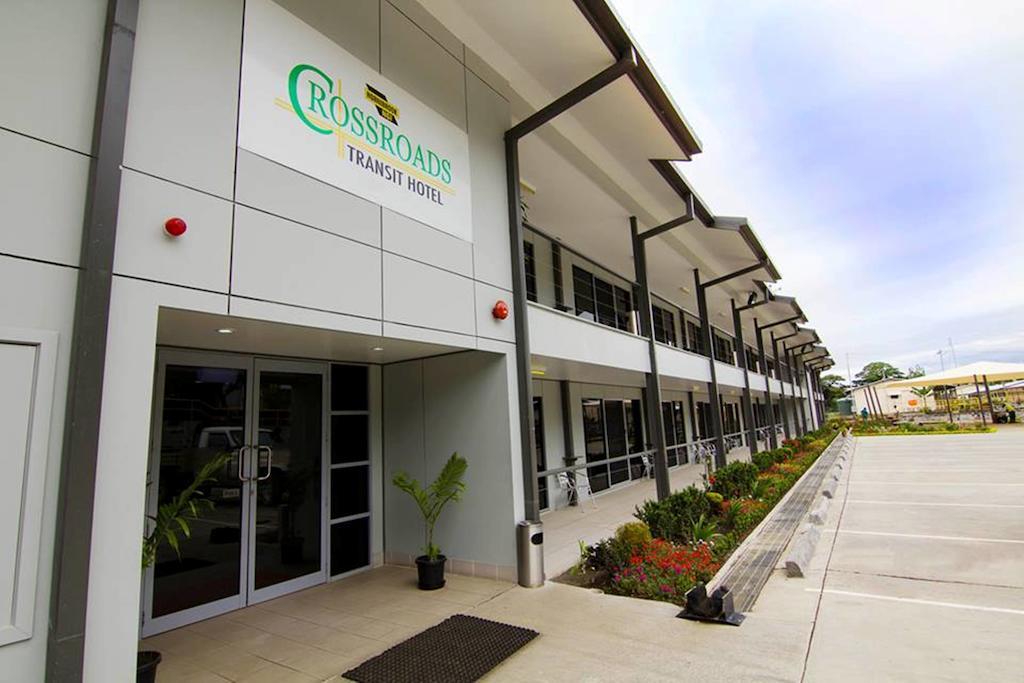 Crossroads Hotel Lae Omili Esterno foto