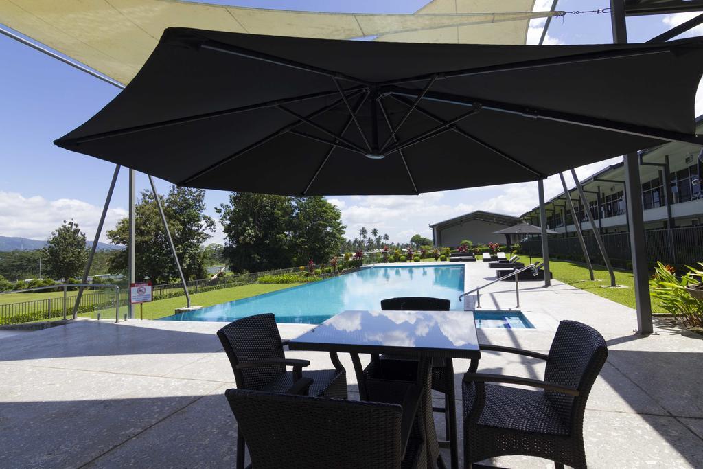 Crossroads Hotel Lae Omili Esterno foto