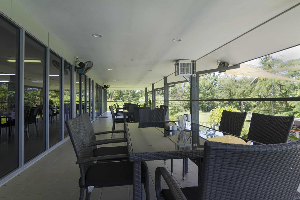 Crossroads Hotel Lae Omili Esterno foto