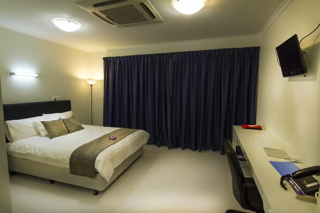 Crossroads Hotel Lae Omili Esterno foto