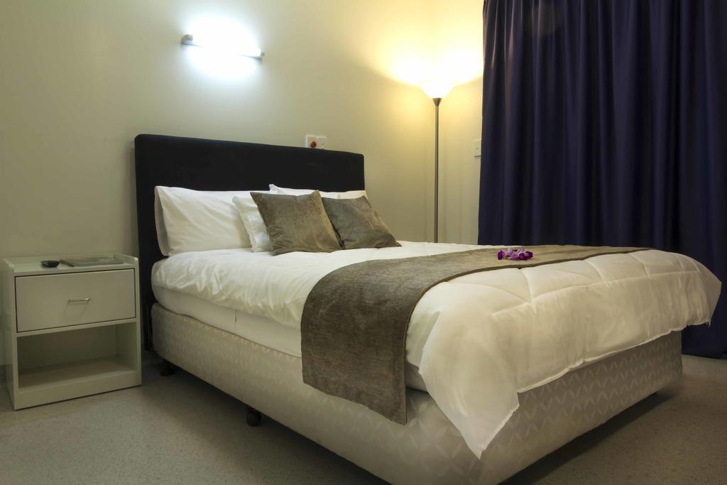 Crossroads Hotel Lae Omili Esterno foto